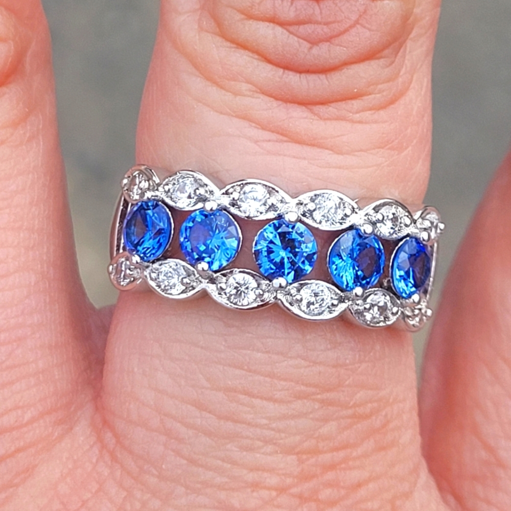 Gorgeous Light Blue and White Fashion Ring - Size 6